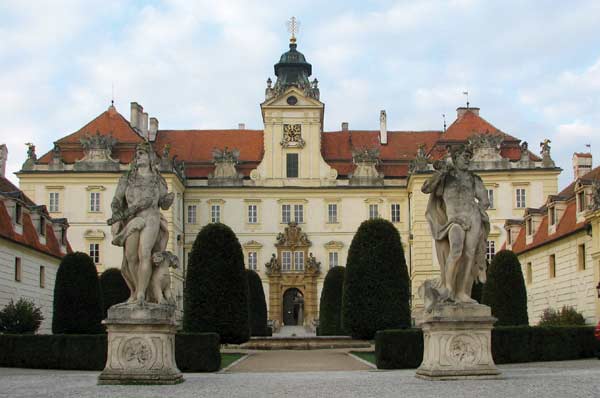 Schloss Feldsberg Ehrenhof