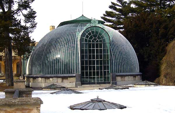 Eisgrub Glashaus im Winter