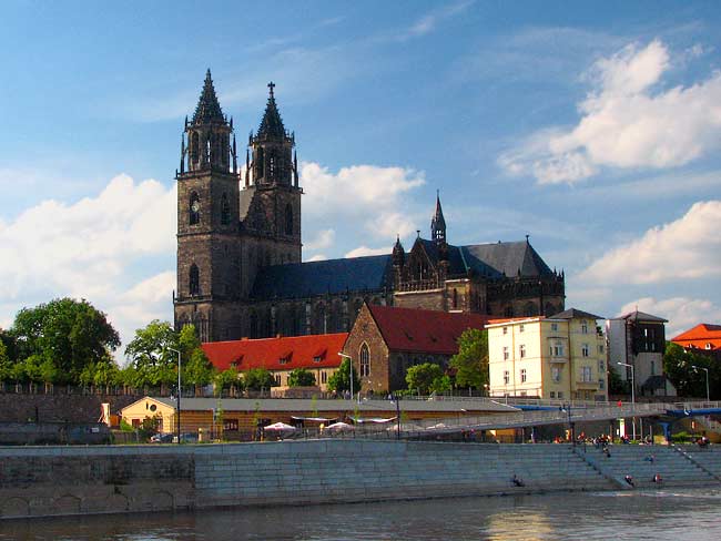 Magdeburg von der Elbseite