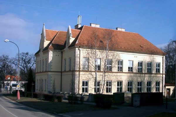 Eisgrub Schule 2004